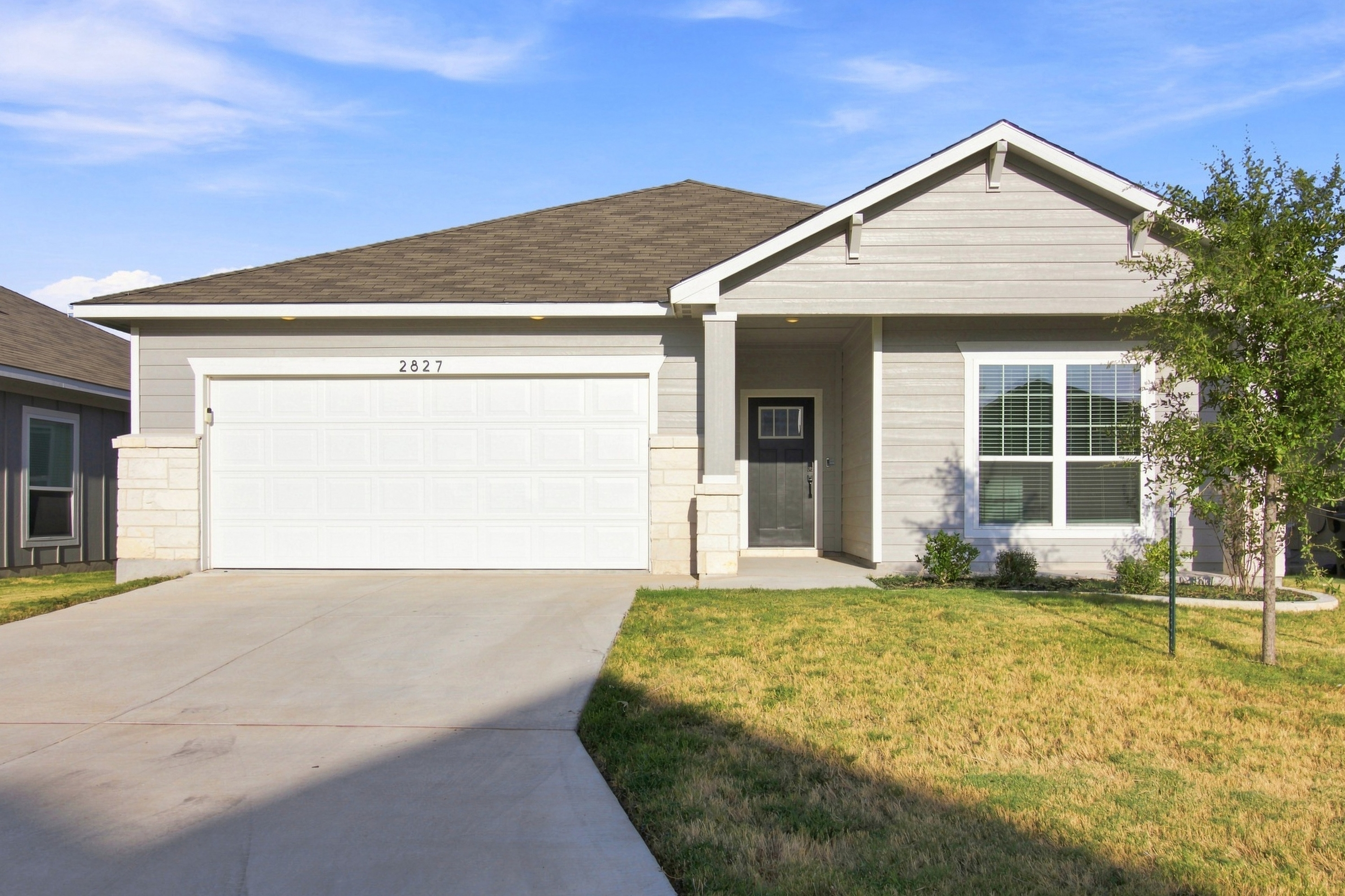 2827 Fox River Drive
